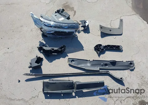 2019 Volvo Xc40 T4 R-Design z USA, uszkodzony, nr VIN YV4AC2HM0K2057933